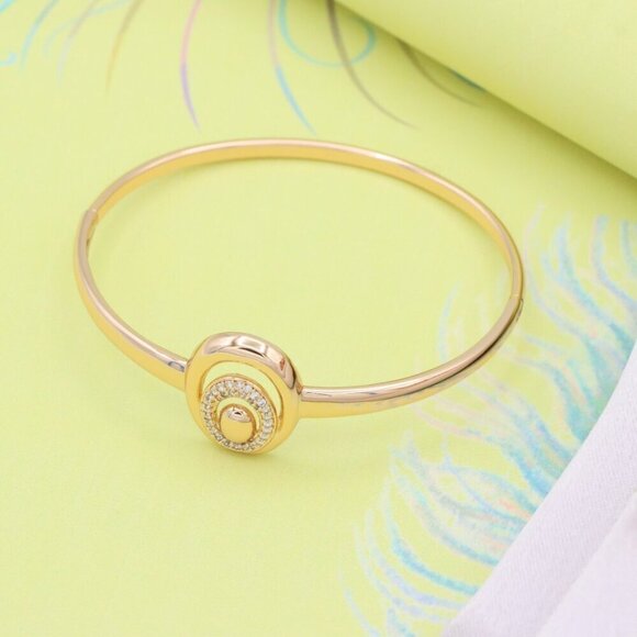 Elegant Rose Gold Bangle with Crystal Halo Oval Accent Design, XPBL0517 - Picture 4 of 12